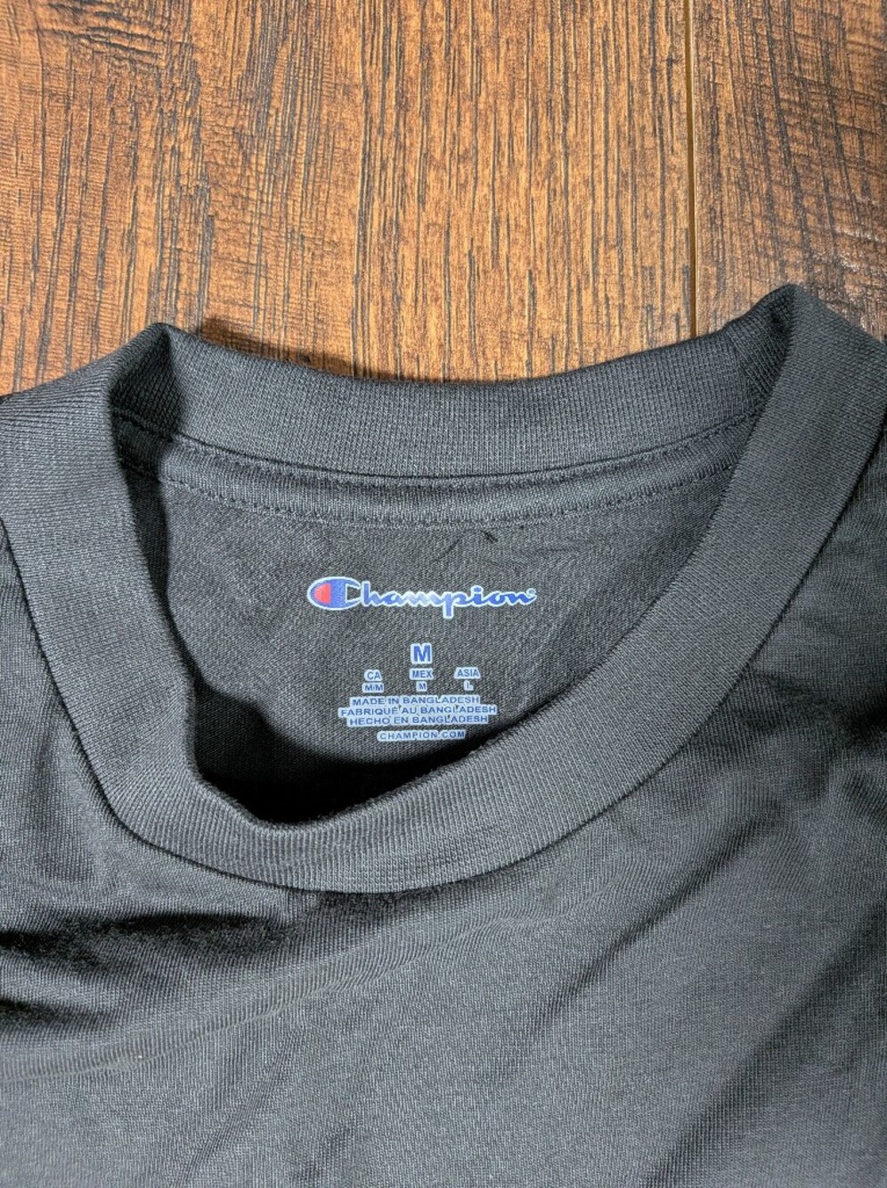 Champion Authentic Iowa Hawkeyes Medium Black T-Shirt Cotton NWOT - Picture 3 of 6